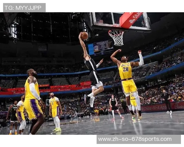 湖人队与灰熊队的激烈对决回顾及精彩瞬间分析